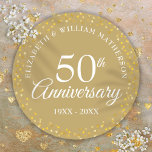Sticker Rond 50e anniversaire du Mariage Coeurs d'amour dorés<br><div class="desc">Conçu pour coordonner avec notre collection de Coeurs d'Or du 50e anniversaire. Doté de délicats coeurs dorés. Personnalisez avec vos cinquante ans spéciaux d'information d'anniversaire d'or en lettres blanches chic. Conçu par Thisisnotme©</div>