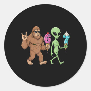 Sticker Rond 67 Drip Mème Drôle Six Sept Bigfoot Alien Sasquat