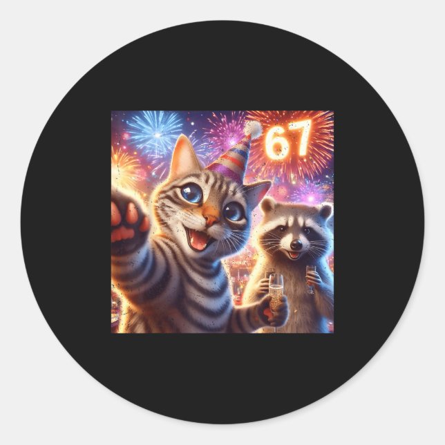 Sticker Rond 67 Meme Cat Raccoon New Year Selfie Funny Birthday (Devant)