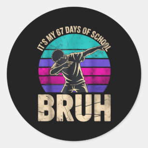 Sticker Rond 67 Meme Six Seven Garçon Dabbing C'est Mes 67 Jour