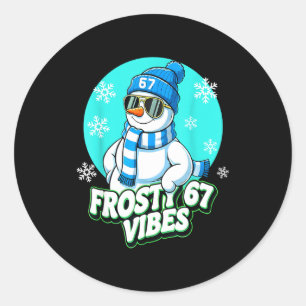 Sticker Rond 67 Vibes Bonhomme de Neige Hiver Six Sept Noël Mem