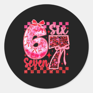 Sticker Rond 6 7 Six Seven Mème Coquette Arc Léopard Cœur Vale