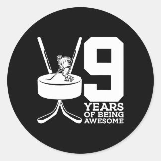 STICKER ROND 9 ANS D'ÊTRE UN HOCKEY GLACE INCROYABLE 9E ANNIVER
