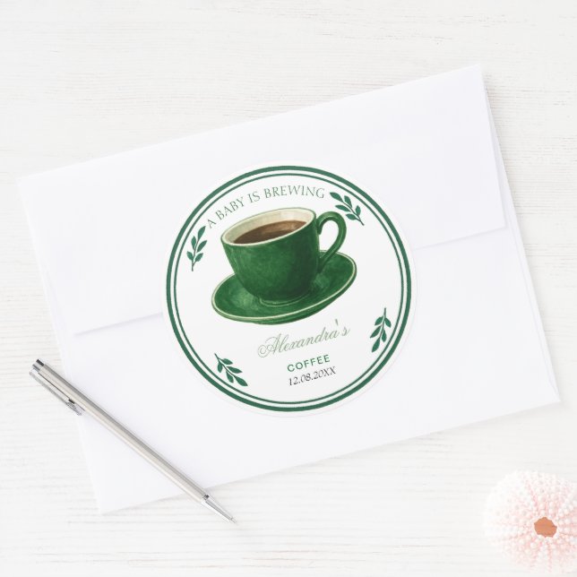 Sticker Rond A Baby Is Brewing Coffee Cup Baby Shower (Enveloppe)
