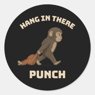 Sticker Rond Accroche-Toi Punch – Singe Résilient avec Peluche