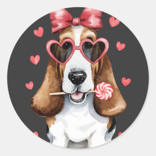 Sticker Rond Adorable Basset Hound Profitant de Lollipop Valent