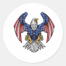 Aigle américaine volante avec drapeau à ailes blan