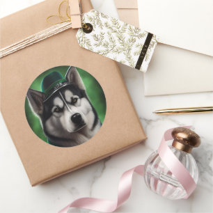 Sticker Rond Alaskan Malamute chien en robe de fête St. Patrick