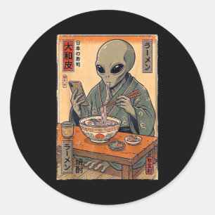 Sticker Rond Alien drôle mangeant du ramen rétro hommes femmes