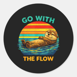Sticker Rond Allez avec la loutre de mer rétro faune rivière Fl