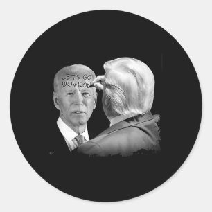 Sticker Rond Allons Brandon Trump Écrit Sur Bidens Forehead :