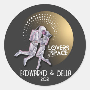 Sticker Rond Amateurs d'astronautes s'embrasser dans l'espace a