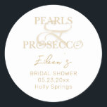 Sticker Rond Ampersand White Pearls & Prosecco Fête des mariées<br><div class="desc">Prévoyez-vous le mariage de vos rêves ? Avec son style minimaliste, cette Fête des mariées Pearls & Prosecco Ampersand ou Bachelorette Party est le choix idéal pour votre mariée ou wedding shower. Customisez facilement le design pour répondre à vos besoins. Pour les articles correspondants, les couleurs différentes et les faveurs...</div>