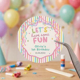 Sticker Rond Anniversaire de fille fantaisiste coloré