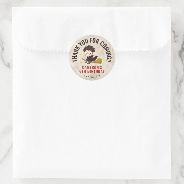 STICKER ROND ANNIVERSAIRE MAGIQUE DE PERSONNAGE HARRY POTTER™ (Sac)