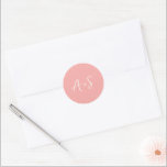 Sticker Rond Antonia Coral rose Élégant Mariage<br><div class="desc">Autocollants de mariage élégants avec un design simple avec votre monogramme dans une police de script.</div>