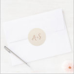 Sticker Rond Antonia Earthy Neutrals Mariage élégant<br><div class="desc">Autocollants de mariage élégants avec un design simple avec votre monogramme dans une police de script.</div>
