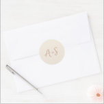 Sticker Rond Antonia Earthy Neutrals Mariage élégant<br><div class="desc">Autocollants de mariage élégants avec un design simple avec votre monogramme dans une police de script.</div>