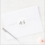 Sticker Rond Antonia Noir et Blanc Mariage élégant<br><div class="desc">Autocollants de mariage élégants avec un design simple avec votre monogramme dans une police de script.</div>