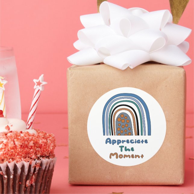 Sticker Rond Appréciez le moment motivationnel boho arc-en-ciel (Fête)