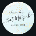 Sticker Rond Aquarelle bleu x Bat mitzvah or<br><div class="desc">Cet autocollant bat mitzvah chic et élégant présente un arrière - plan blanc avec des traits de pinceau bleu turquoise en aquarelle et des plaques d'or faux. Personnalisez-le selon vos besoins. Vous pouvez trouver d'autres produits correspondants dans mon magasin.</div>