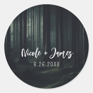 Sticker Rond Arbres de la forêt sombre et mystérieuse au mariag