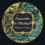 Sticker Rond Art Déco Peacock Gold Parties scintillant Old Holl<br><div class="desc">Joindre des scellés ou des autocollants d'enveloppe. Peut également être utilisé pour les autocollants de faveur ou de sac cadeau. Très Glamour, parties scintillant dorée look Art Déco cadre avec les ornements décoratifs de l'imprimante vintage, tourbillons, fleuris et gravures baroques. Un merveilleux mélange de style ancien et de design graphique...</div>