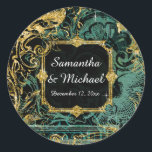 Sticker Rond Art Déco Peacock Gold Parties scintillant Old Holl<br><div class="desc">Joindre des scellés ou des autocollants d'enveloppe. Peut également être utilisé pour les autocollants de faveur ou de sac cadeau. Très Glamour, parties scintillant dorée look Art Déco cadre avec les ornements décoratifs de l'imprimante vintage, tourbillons, fleuris et gravures baroques. Un merveilleux mélange de style ancien et de design graphique...</div>