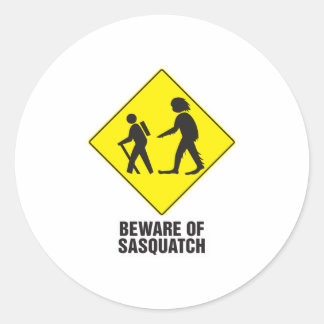 Sticker Rond Attention à Sasquatch