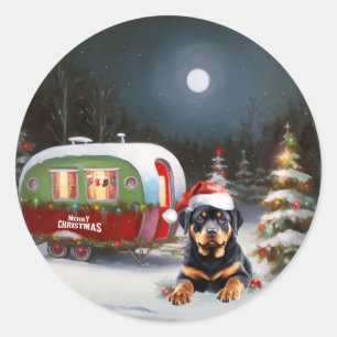 Sticker Rond Aventure de Noël de la caravane Rottweiler d'hiver