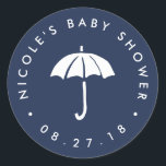 Sticker Rond Baby shower à parapluies blanc et marine<br><div class="desc">Scellez vos invitations ou faveurs de douche bébé avec ces stickers mignons en bleu marine,  avec une illustration en parapluie blanc avec un texte circulaire pour personnaliser avec l'invité du nom et la date de baby shower de l'honneur.</div>