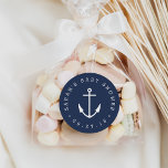 Sticker Rond Baby shower d'Ancre marine et blanche<br><div class="desc">Les Ancres pèsent ! Accueillir un petit marin ? Scellez vos invitations ou faveurs de douche bébé avec ces stickers nautiques mignons en bleu marine et blanc,  avec une illustration d'ancre au centre entourée du nom de l'invité d'honneur et de la date de douche.</div>