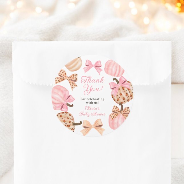 Sticker Rond Baby shower de Citrouille Coquette Pink Bow Merci (Coquette Pink Bow Pumpkin Baby Shower Thank You Classic Round Sticker)