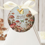 Sticker Rond Baby shower naturel des champignons papillons<br><div class="desc">Ajoutez une touche de fantaisie à vos faveurs et décorations de baby shower avec notre Sticker rond rond classique pour champignon papillon Woodland Nature Baby shower. Ce charmant autocollant présente un design enchanteur inspiré de la forêt enchanteresse, orné de papillons délicats, de charmants champignons et d'une végétation luxuriante. Parfait pour...</div>