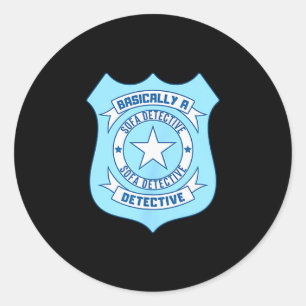 Sticker Rond Badge Détective Canapé Drôle de Véritable Crime Fo