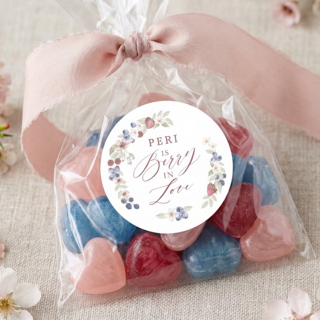 Sticker Rond Baie Amoureuse Réception de Mariage Baies et Fleur (Berry in Love Bridal Shower Wild Berries & Flowers Classic Round Sticker)