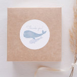 Sticker Rond Baleine aquatique sous le Baby shower marin<br><div class="desc">Ajoutez une touche de finition à votre décor de baby shower ou mailings avec cet autocollant sucré,  avec maman et bébé baleine dans des aquarelles bleu doux.</div>