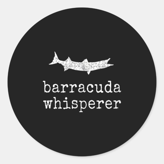 Sticker Rond Barracuda Whisperer Funny Barracuda Fishing  (Devant)