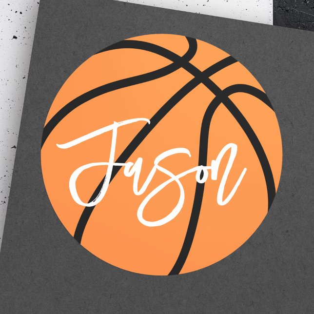 Sticker Rond Basket-ball noir orange nom personnalisé (Basketball black orange custom name classic round sticker)