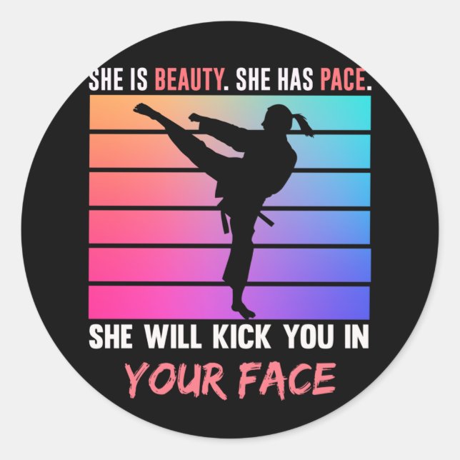 Sticker Rond Beauté Karate Girl Kick You Taekwondo Jiu Jitsu (Devant)