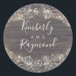 Sticker Rond Bébé's Breath Rustic Country Floral Mariage<br><div class="desc">Baguettes de mariage campagnard rustique pour bébé d'or</div>