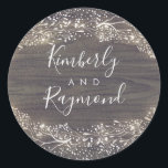 Sticker Rond Bébé's Breath Rustic Country Floral Mariage<br><div class="desc">Baguettes de mariage campagnard rustique pour bébé d'or</div>