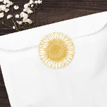 Sticker Rond Belle Elégante tournesol Jaune Mariage d'automne<br><div class="desc">Ce magnifique autocollant de faveur de mariage d'inspiration automnale présente une fleur de tournesol jaune. Ce design charmant est un choix fabuleux pour un mariage d'été et d'automne rustique mais élégant. Consultez la collection pour la coordination des articles !</div>