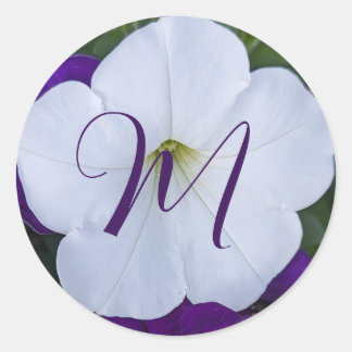 Sticker Rond Belle Photo de Fleur Blanche Florale Fantaisie Ini