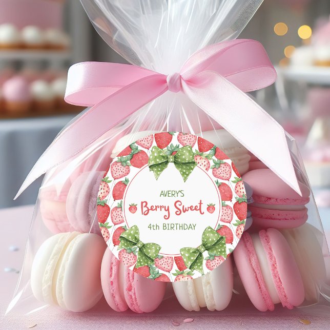 Sticker Rond Berry Sweet 4th Birthday Strawberry Party  (Créateur téléchargé)