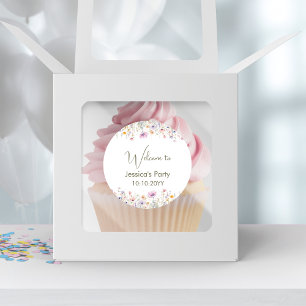 Sticker Rond Bienvenue dans notre petite fleur sauvage qui fête