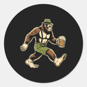 Sticker Rond Bière allemande Bigfoot Sasquatch Lederhose Funny