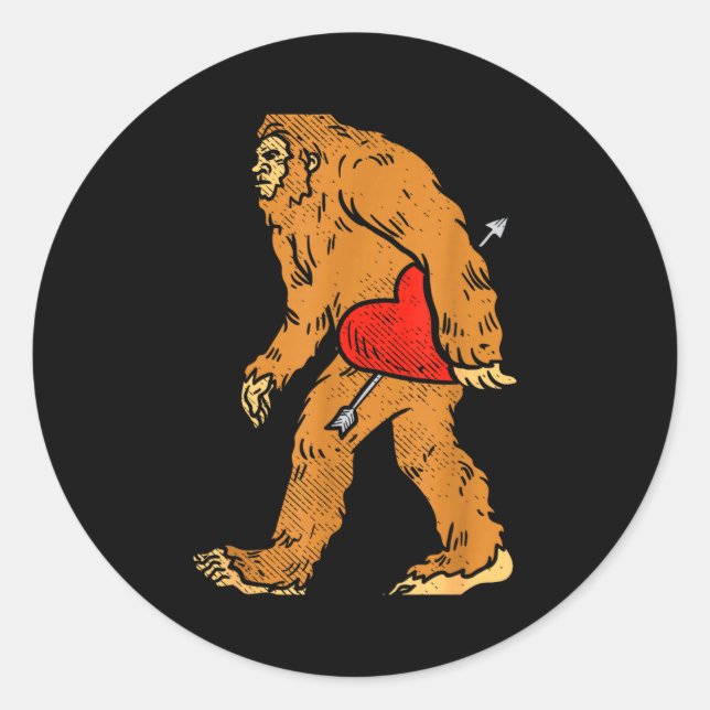 Sticker Rond Bigfoot Sasquatch Heart With Arrow Funny Valentine (Devant)