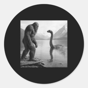 Sticker Rond Bigfoot Selfie avec des cadeaux de monstres du Loc