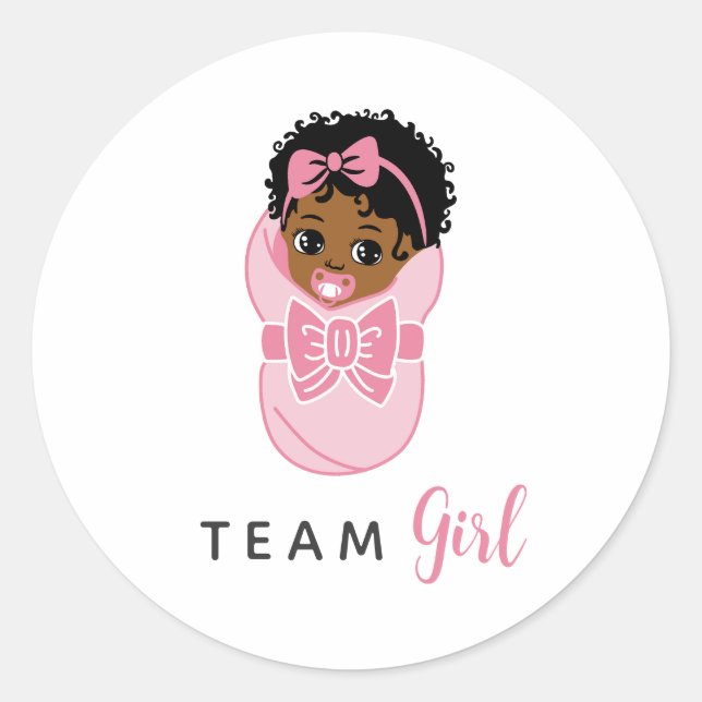Sticker Rond Black Baby Girl in Pink Blanket Gender Reveal (Devant)
